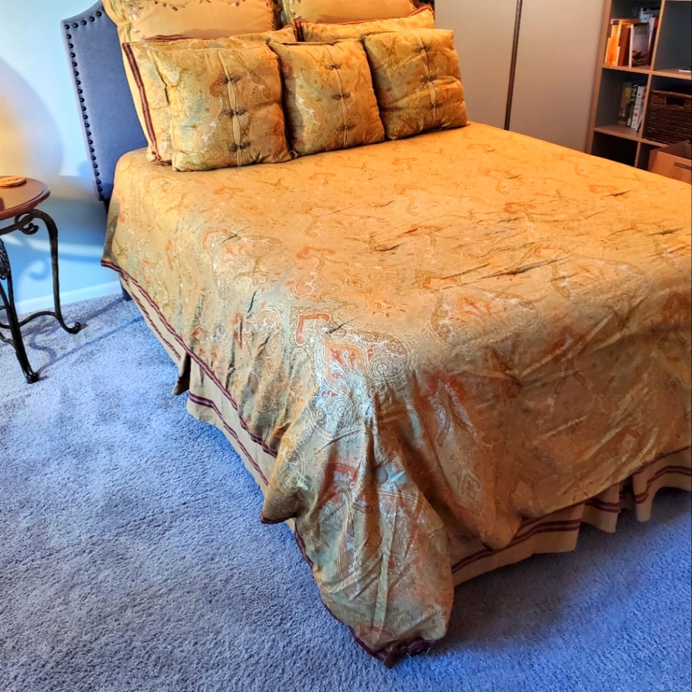 9-pc Raymond Waites Comforter Set